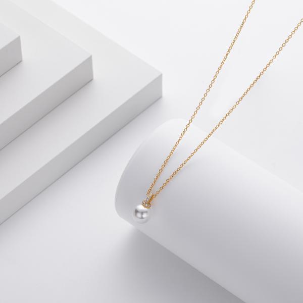 Gold Pearl Pendant Necklace