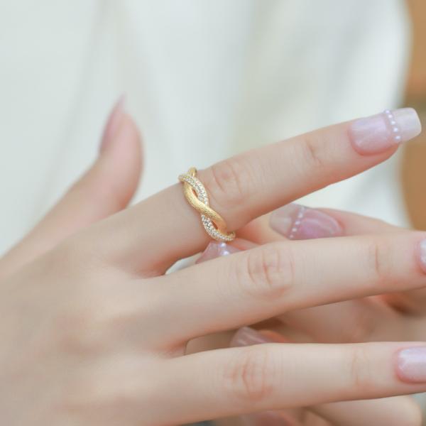 Two-Tone Pavé Band Ring