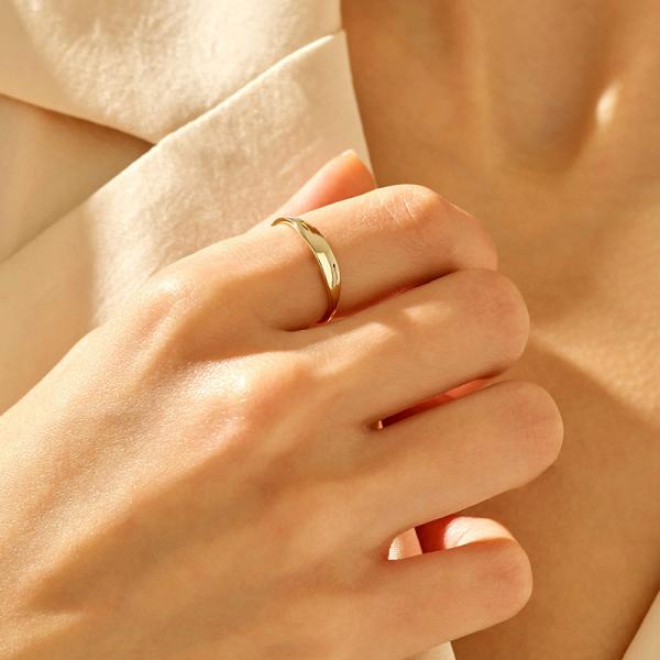 Simple Gold Band Ring