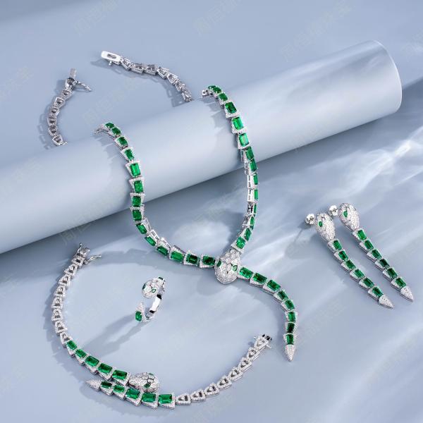 Emerald Snake Motif Necklace Set